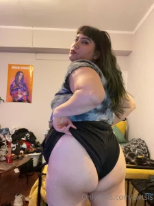 Hi babes i miss yall lmk if there s anything you re looking for in