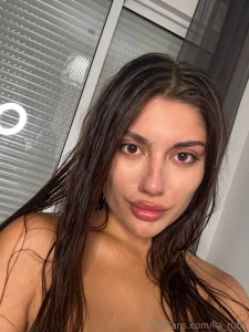 Do you like it when a girl has wet hair part 1