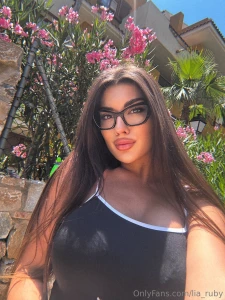 Honey i m curious to know for men what is more important in a woman s