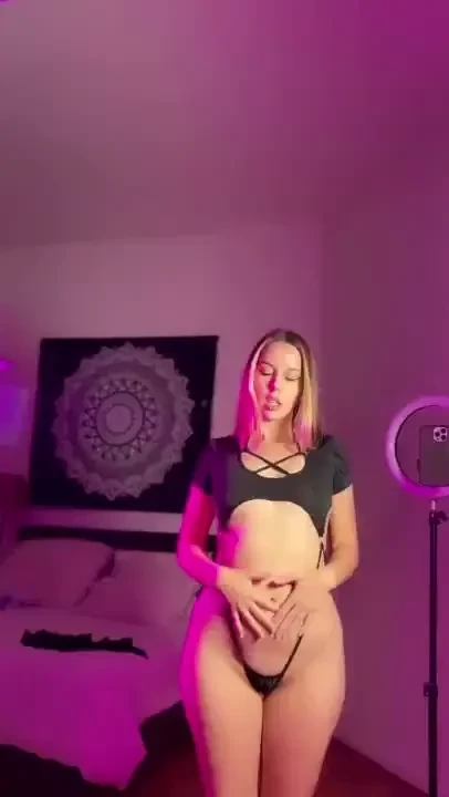 More sexy and uncensored content here linzi_lovevip 