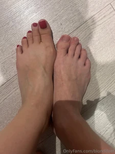 Men size 9 compared to my women s size 14 can you believe how tiny i part 8
