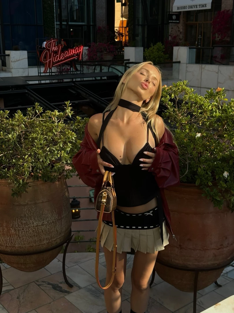 This area is so kissable 