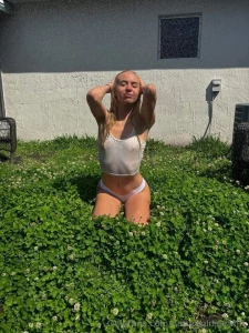 So i stumbled on this little 22 y o hottie on the river today the pics