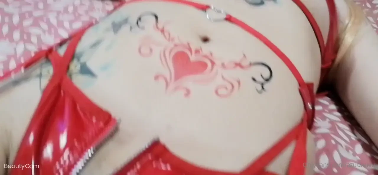 Amo mucho ese tatuaje estoy pensando seriamente en hacermelo uwu lt 3 