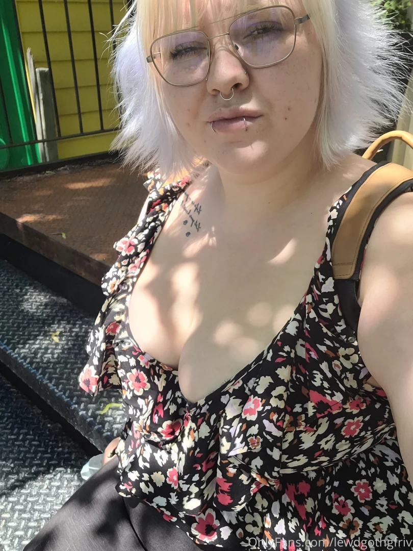 Cute outfit for yesterday remember to follow my paid onlyfans if you 