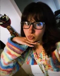 Are you a fan of girls with glasses