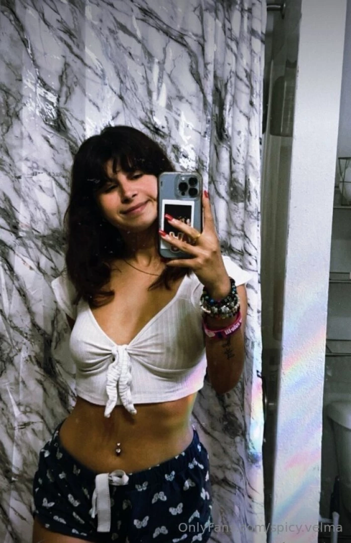 Quick selfie before jumping in the shower do you want to join me 