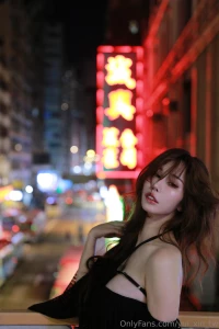Who also likes the street scene of hong kong retro and romantic like