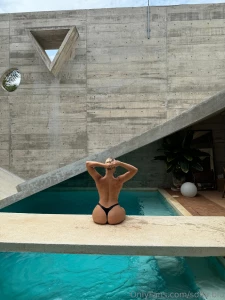 Sitting cute waiting for you over on spicysofiax