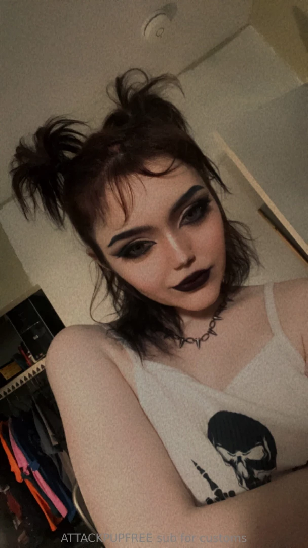 Started doing my make up again- feeling frisky need some cute outfits part 1 