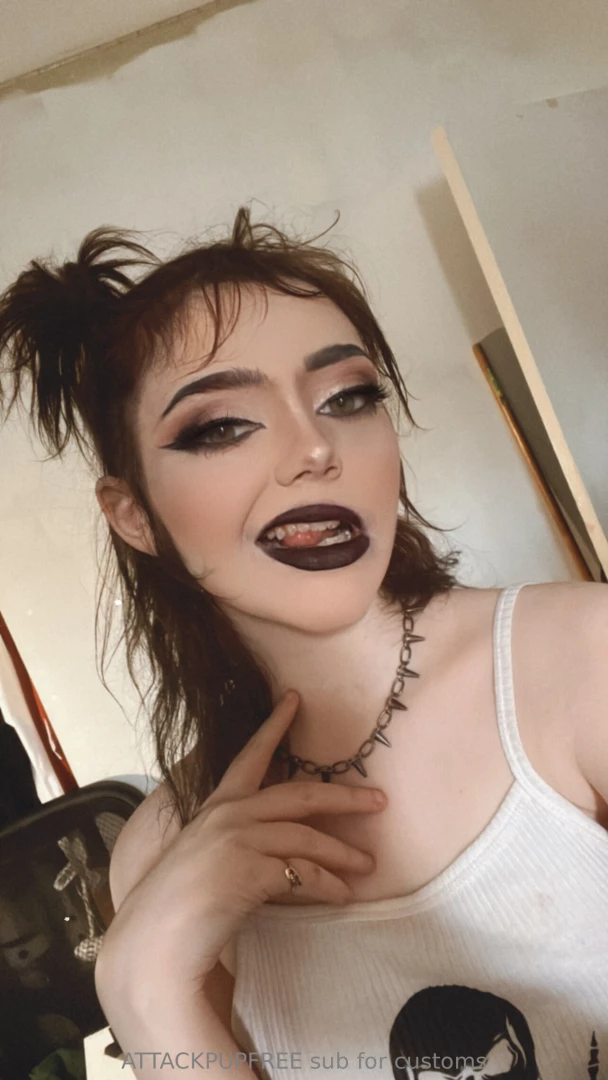 Started doing my make up again- feeling frisky need some cute outfits 