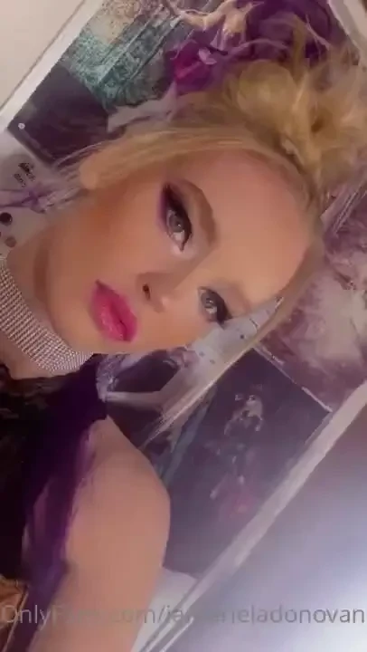 Baby do u like my makeup 