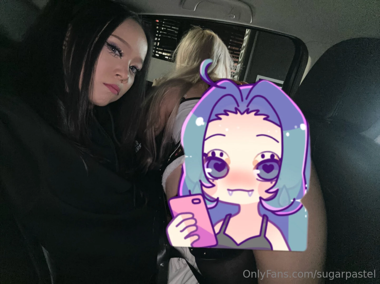 Momoyu ordering up something tasty but at the same time giving u 