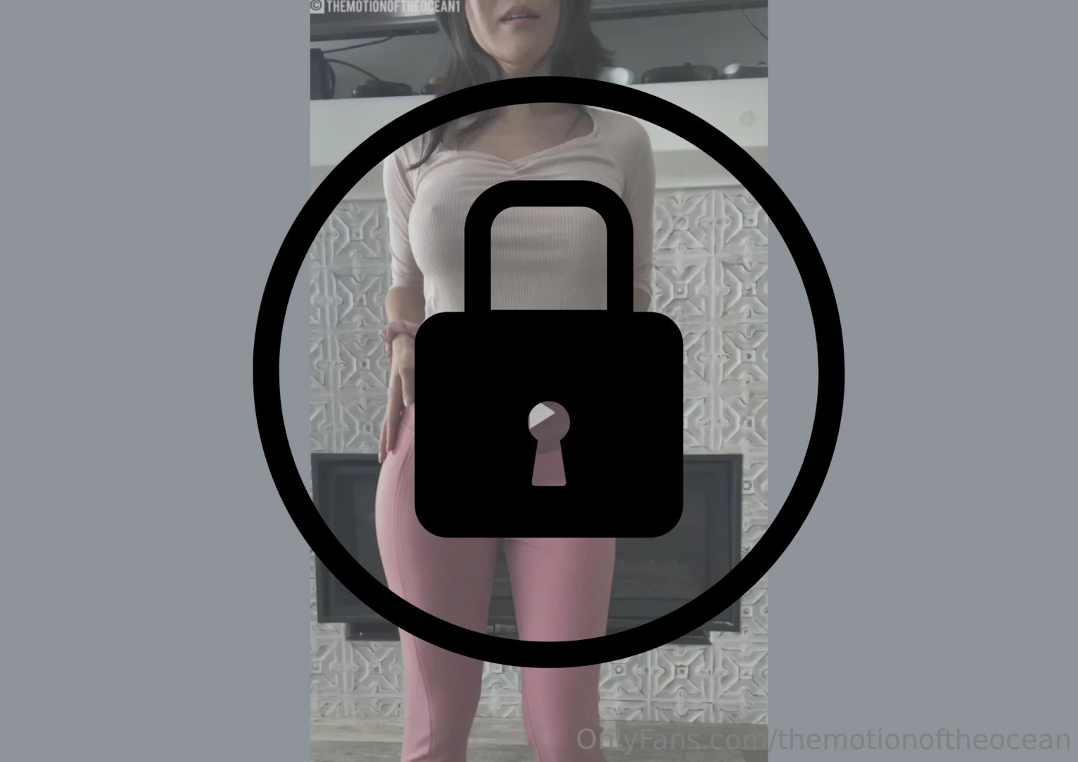 Naughty korea makes a mess and squirts i played with myself whilst i 