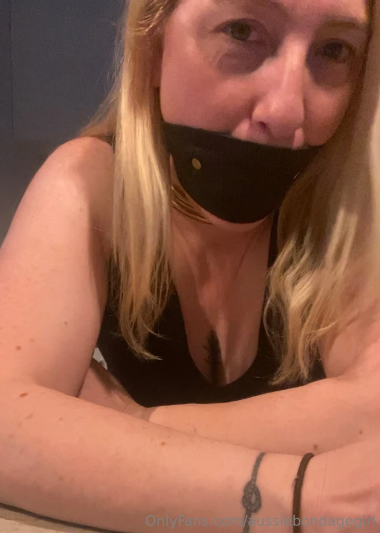 A cheeky good morning to you 