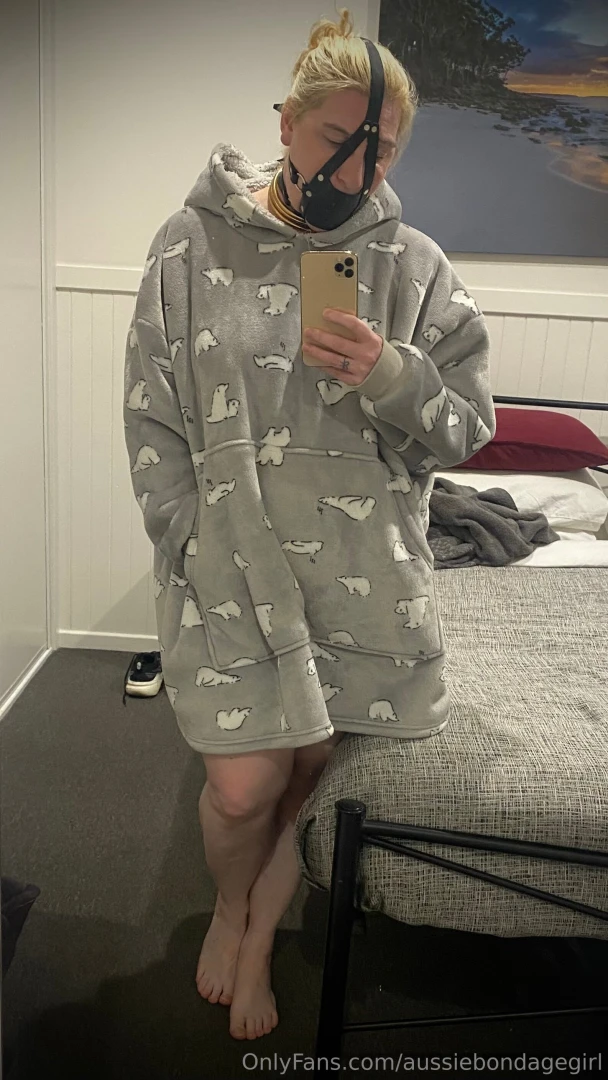 Flick across to remove the oodie 