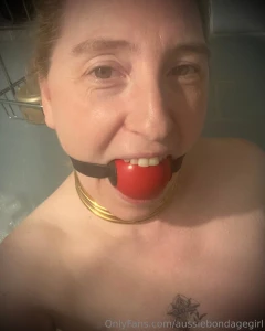 Gagged showers and then bed time a buzzing coming tomorrow x