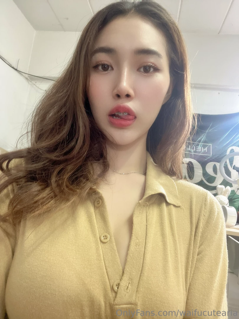 Dm me and i ll remove my top for you 