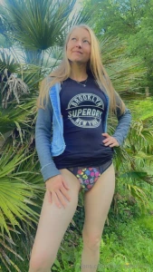 Do i look sexy in my floral panties