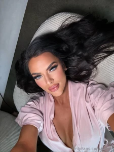 Something priv coming to your dms in 10 mins love kj