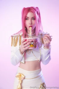 Mira cosplay from kpop demon hunters 3 who has watched this movie part 1