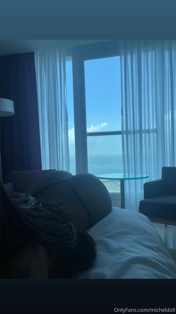 Te gustaria amanecer aqui conmigo 