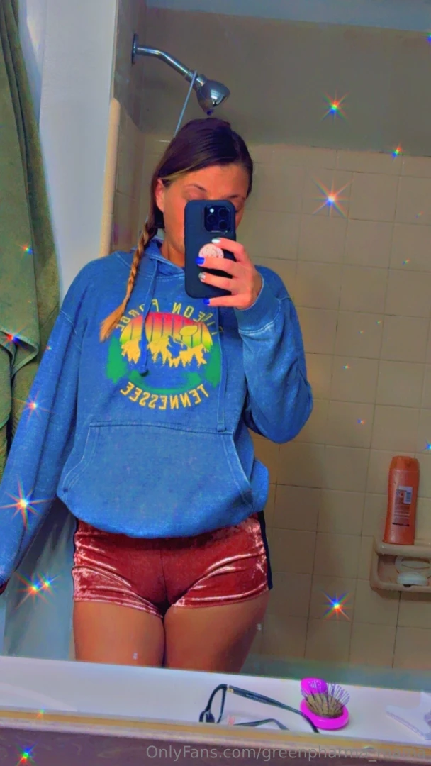 Hey babe will you come snuggle me 