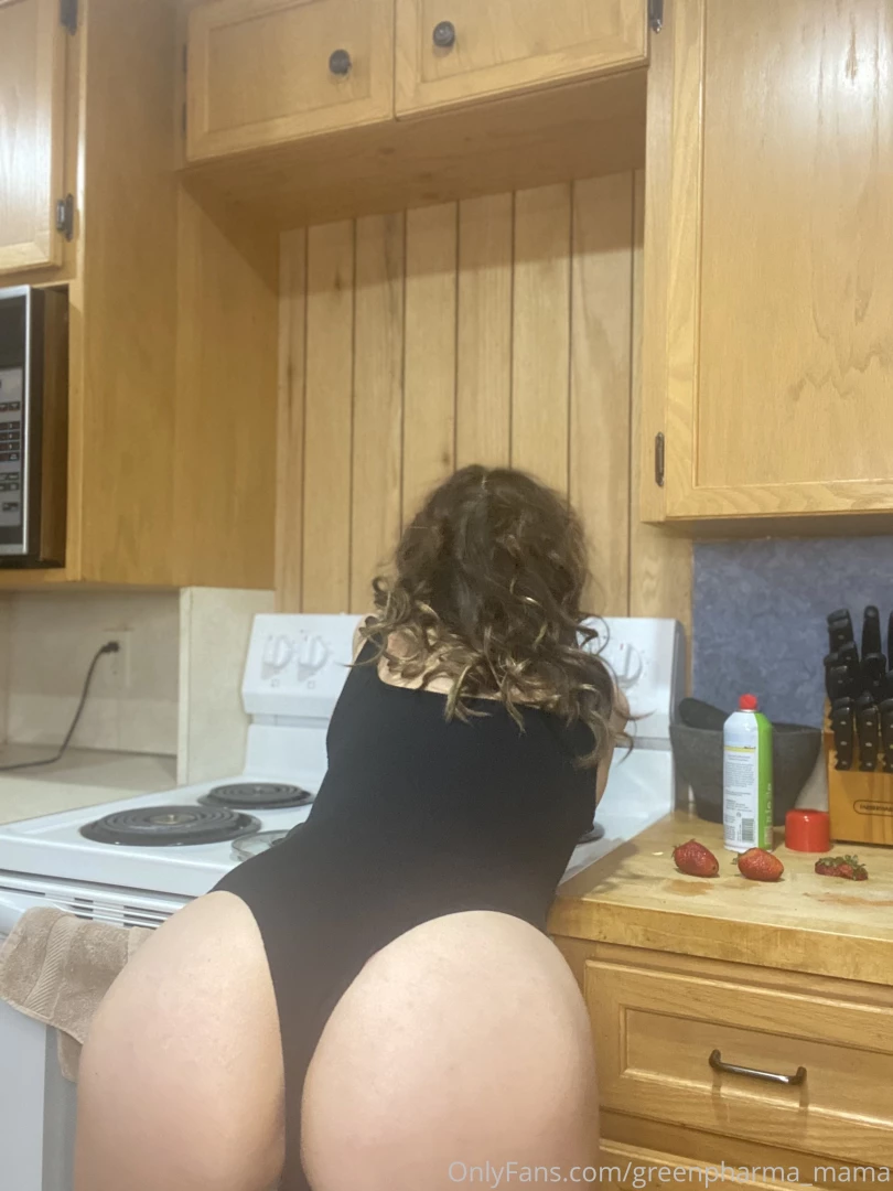 Sorry y all i promise to be more active and respond to requests later 