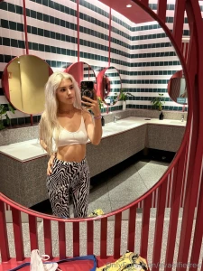 Okay but like what s hotter the pants the crop top or the girl wearing