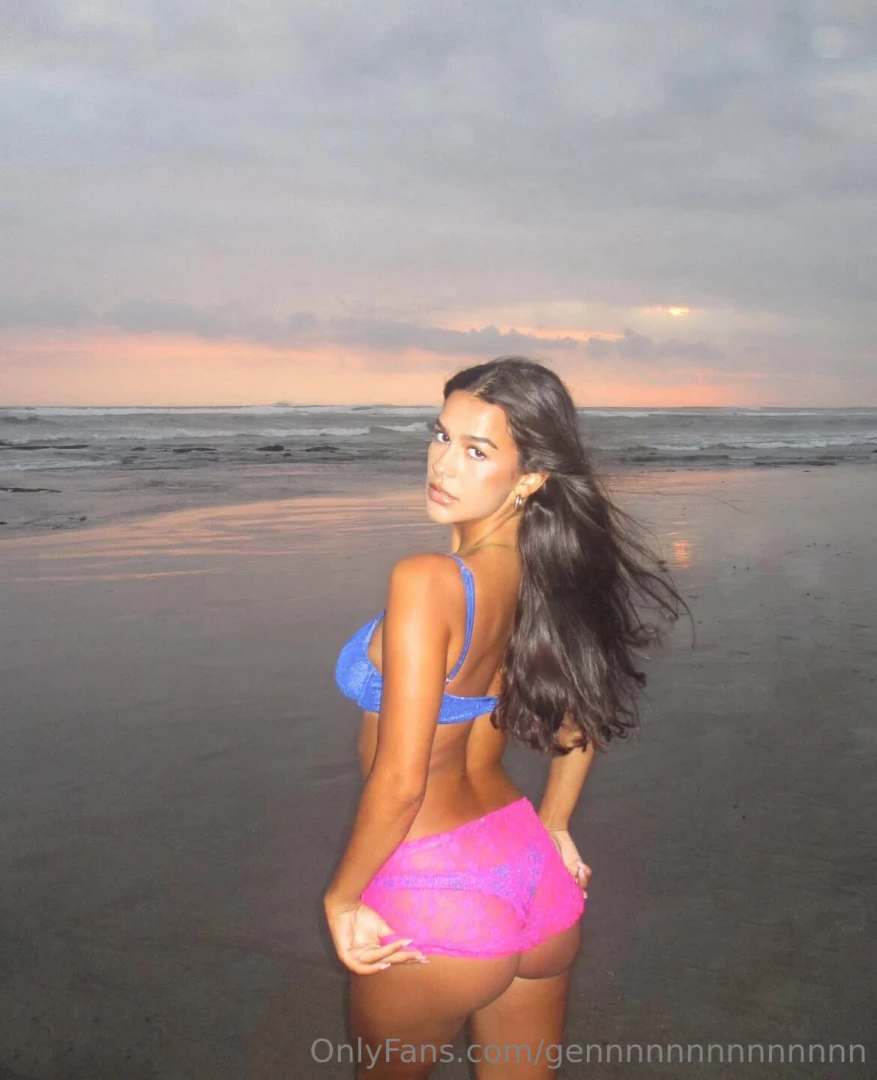 Decided to do something hotter than ever for you in the dms go go go 