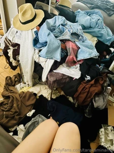 Not cleaning my room until you cum for me