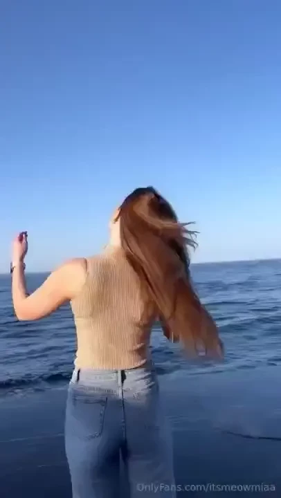 Just wanna make your day a little better 