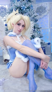 I accidentally peeked at the gift you got me under the tree i probably