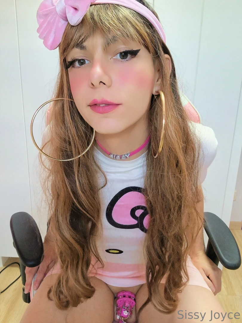 These pictures where made before i started hormones as you can see you 