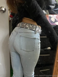 Not that nsfw compared to other posts but these jeans do justice i part 2