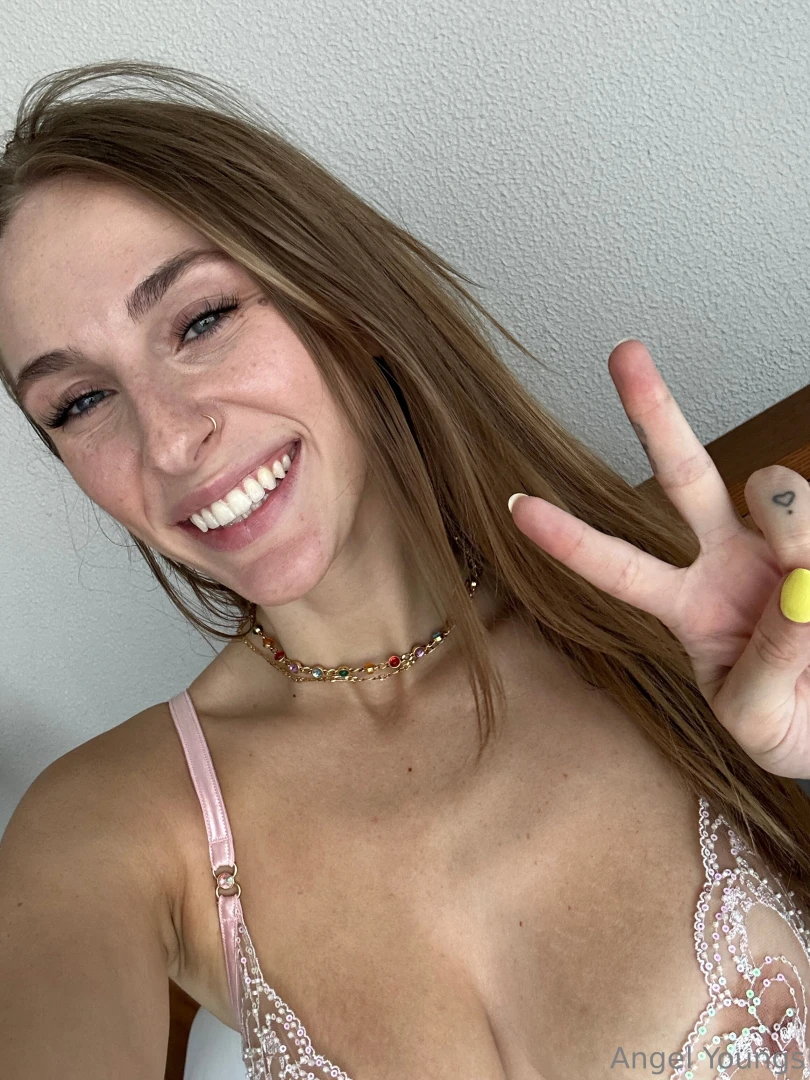 Let s see how many of you wants to fuck this slut 