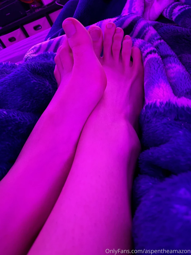 My toes are sooooo long part 1 