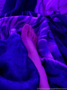 My toes are sooooo long