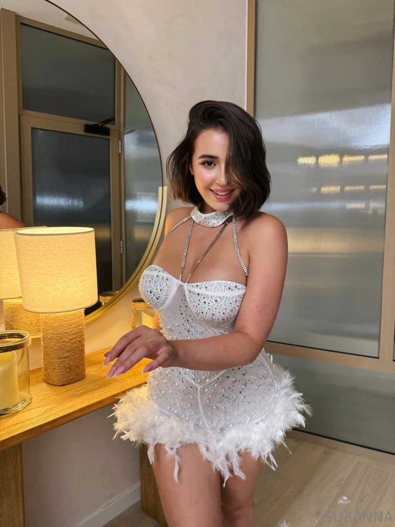 How do you like my new dress it s so shiny i want to buy a beautiful 