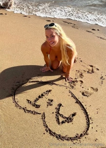 In the i knockers fan club hahaha