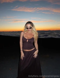 Full pussy pics for whoever takes me back to hawaii rn part 2