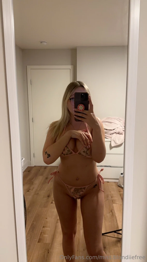 Tip 9 pour une vid o personnalis e ou je joue avec mes seins rien que 