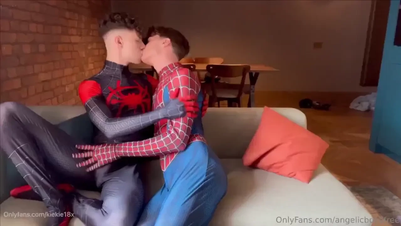 Somewhere in the spiderverse two spider twinks are breeding and 