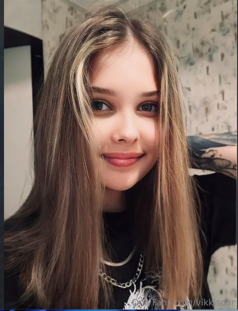 Fresh college cutie cyber_v wants to show daddy how wet she is cyber_v part 46 