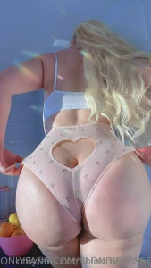 Dm to get naughty with me