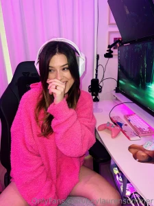 I bet she s thinking about other guys literally me