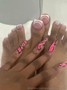 Who s into foot worship dms about to get real submissive