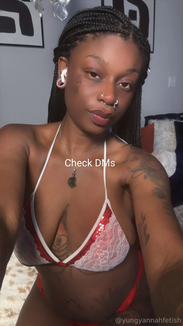 Tip 10 and get a sexy behind-the-scenes pic from tonight s content 