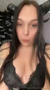 Want me to post everyday then support me your favorite trans succubus