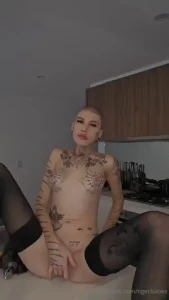 I fucked both my holes in my kitchen